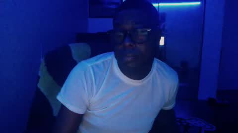 Snapshot of officialmoneyxxx chatting on December 2024 12:05:02 PM Money online show from December 2024 12:05:02 PM