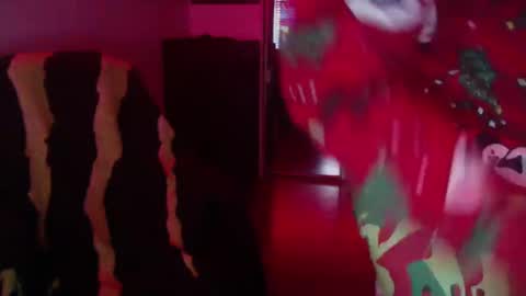 Snapshot of officialmoneyxxx chatting on December 2024 12:14:02 AM Money online show from December 2024 12:14:02 AM