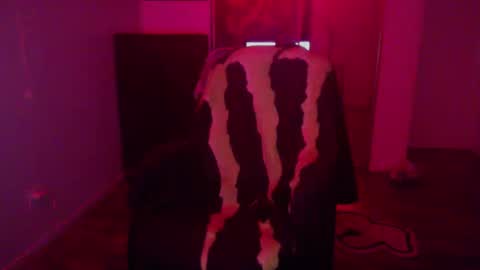 Snapshot of officialmoneyxxx chatting on January 2025 05:45:02 PM Money online show from January 2025 05:45:02 PM