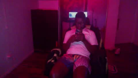 Snapshot of officialmoneyxxx chatting on January 2025 02:24:02 PM Money online show from January 2025 02:24:02 PM