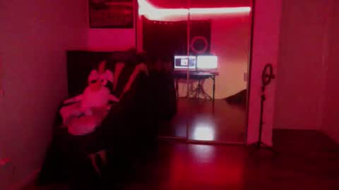 Snapshot of officialmoneyxxx chatting on November 2025 01:46:01 PM Money online show from November 2025 01:46:01 PM