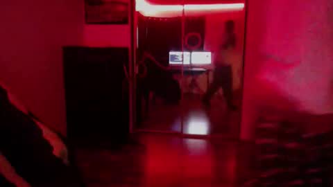 Snapshot of officialmoneyxxx chatting on November 2025 04:29:01 PM Money online show from November 2025 04:29:01 PM