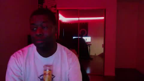 Snapshot of officialmoneyxxx chatting on November 2025 04:16:02 PM Money online show from November 2025 04:16:02 PM