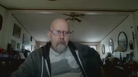 Snapshot of ogusbogus chatting on November 2025 03:54:02 PM Maximus No Mo online show from November 2025 03:54:02 PM