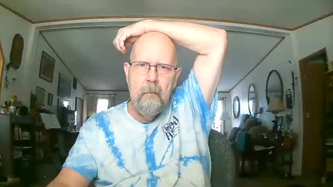 Snapshot of ogusbogus chatting on December 2025 05:10:02 PM Maximus No Mo online show from December 2025 05:10:02 PM