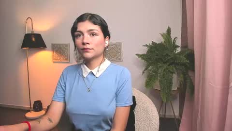  Holly  online show from April 2026 12:34:01 AM