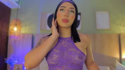 Holly online show from October 2025 11:51:02 AM