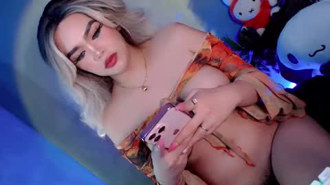 Snapshot of oh_my_bonita chatting on March 2025 10:45:01 AM Flora online show from March 2025 10:45:01 AM