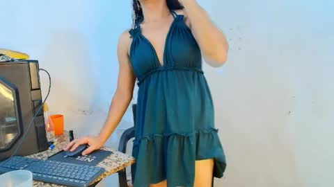 Snapshot of oh_tique chatting on May 2026 06:37:01 PM LU online show from May 2026 06:37:01 PM