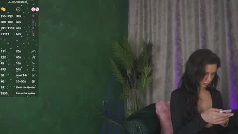 Julia online show from February 2025 04:48:01 AM