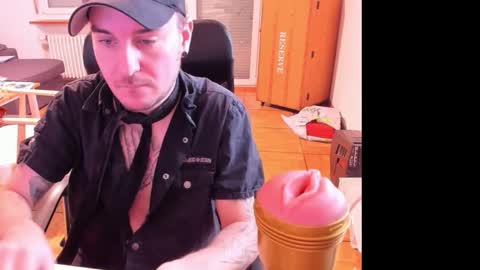 Snapshot of ohihoe92 chatting on January 2026 09:22:01 AM Chris online show from January 2026 09:22:01 AM