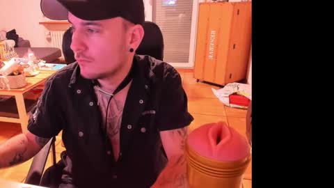 Snapshot of ohihoe92 chatting on February 2026 05:08:01 PM Chris online show from February 2026 05:08:01 PM