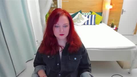 Snapshot of ohladyplease chatting on February 2026 08:55:02 AM OhLadyPlease online show from February 2026 08:55:02 AM