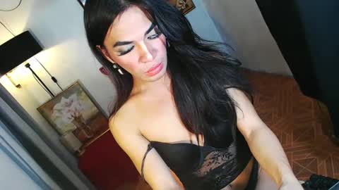 IM CHIE  DONT FORGET TO FOLLOW ME  MAKE ME SMILE HERE  THUMB UP FOR 25TOK  online show from December 2024 06:27:02 PM