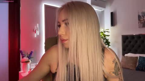 Emma online show from September 2025 02:02:01 AM