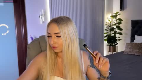 Emma online show from September 2025 01:53:02 AM