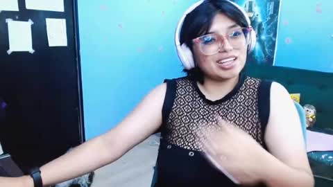 ohmysqueak online show from May 2026 09:34:01 PM