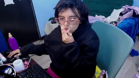 ohmysqueak online show from July 2026 03:41:02 PM