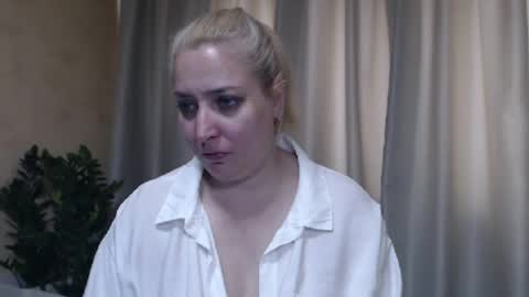 Snapshot of ohsweetiren chatting on May 2026 06:00:02 AM Iren online show from May 2026 06:00:02 AM