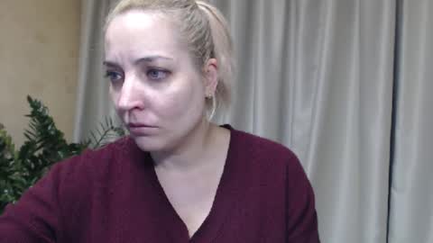 Mari online show from November 2025 05:37:02 PM