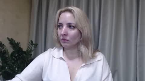 Mari online show from November 2025 04:25:01 PM