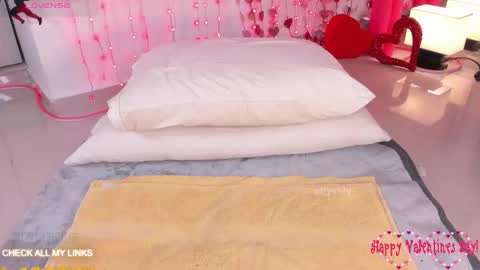 ohyesly_ online show from February 2026 10:10:01 AM