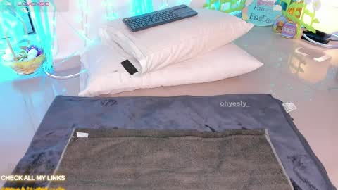 ohyesly_ online show from April 2026 10:16:01 AM