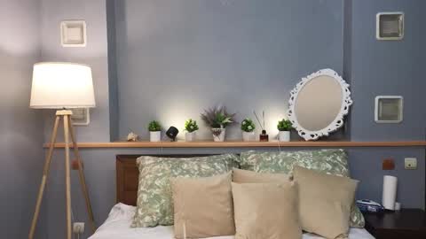 Snapshot of okerriella chatting on September 2025 01:24:02 PM Ami online show from September 2025 01:24:02 PM