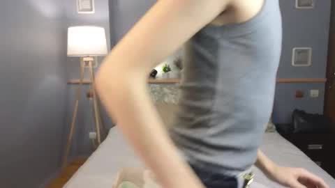 Snapshot of okerriella chatting on September 2025 01:12:02 PM Ami online show from September 2025 01:12:02 PM