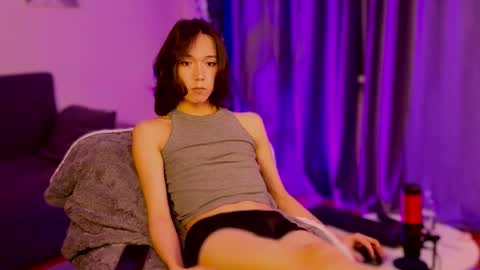 Snapshot of okerriella chatting on November 2025 01:06:02 PM Ami online show from November 2025 01:06:02 PM