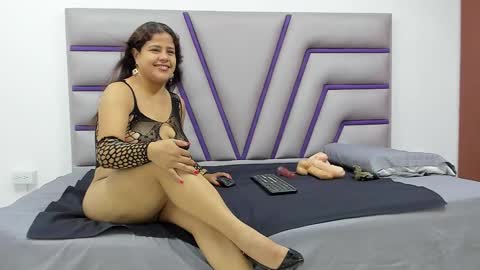 Olaia  online show from September 2025 12:07:01 PM