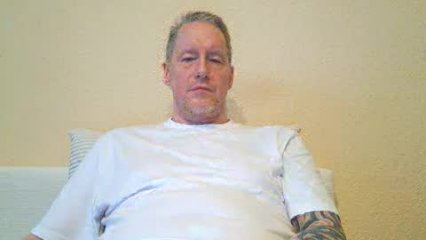 Snapshot of olavdelux chatting on December 2025 09:47:02 AM olavdelux online show from December 2025 09:47:02 AM