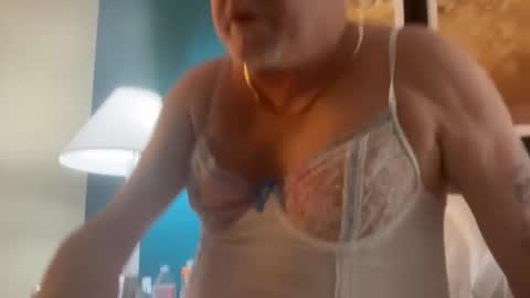 olderyeterotic online show from March 2026 12:00:02 AM