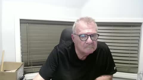 Snapshot of oldguybigd chatting on October 2025 03:27:02 AM oldguybigd online show from October 2025 03:27:02 AM