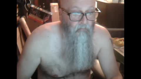 oldman196262 online show from February 2025 01:38:01 PM