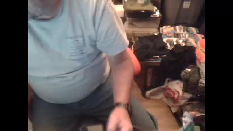 oldman196262 online show from November 2025 09:47:01 PM