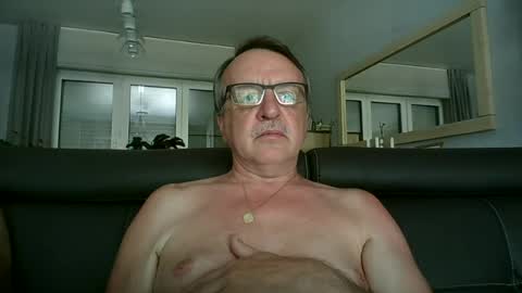 oldtimer160162493 online show from June 2026 02:03:02 PM