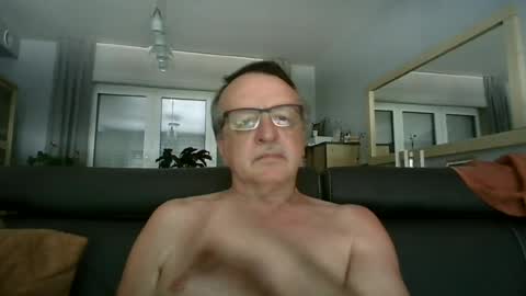 oldtimer160162493 online show from June 2026 12:03:01 PM