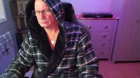 Snapshot of oldveteranuk chatting on December 2025 05:26:02 AM oldveteranuk online show from December 2025 05:26:02 AM