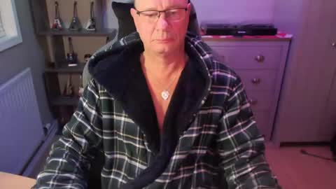 Snapshot of oldveteranuk chatting on February 2026 05:04:01 AM oldveteranuk online show from February 2026 05:04:01 AM