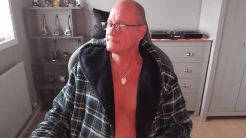 oldveteranuk online show from April 2026 06:14:01 AM