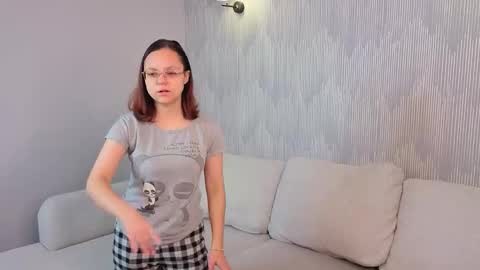 Snapshot of oleneweir chatting on November 2025 11:09:02 AM Stella online show from November 2025 11:09:02 AM