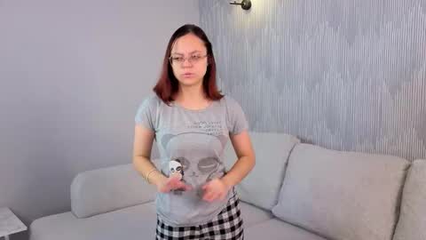 Snapshot of oleneweir chatting on November 2025 11:07:01 AM Stella online show from November 2025 11:07:01 AM