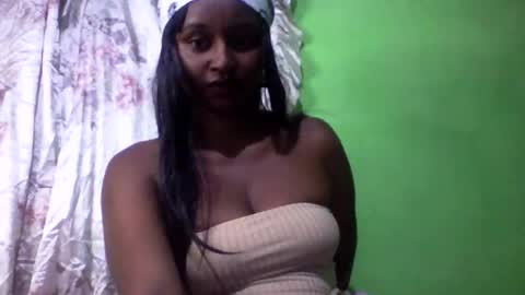 olinah610 online show from October 2025 06:51:01 PM