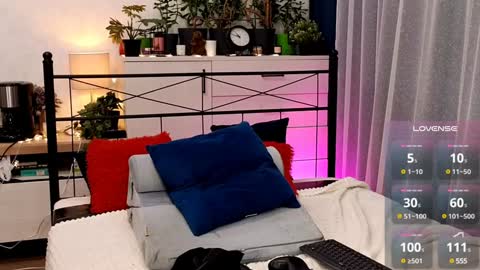 OliSunny Olivia online show from December 2024 09:10:01 AM