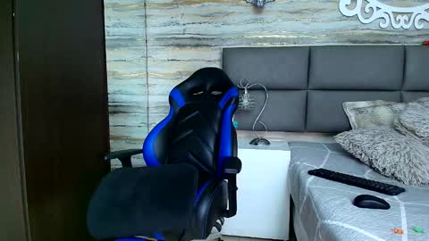 Snapshot of oliver__brown chatting on February 2025 11:14:02 PM Oliver online show from February 2025 11:14:02 PM