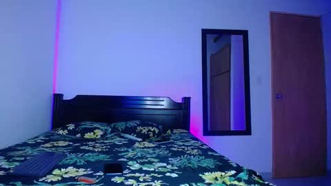 Oliver and MeganIndependent online show from December 2025 08:41:01 AM