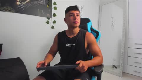 Snapshot of oliver_bray chatting on February 2025 12:48:02 AM Oliver bray online show from February 2025 12:48:02 AM