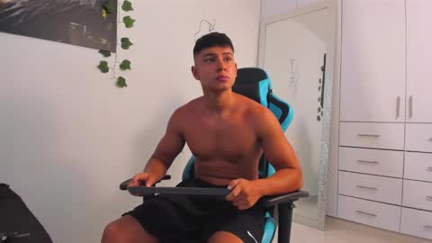 Snapshot of oliver_bray chatting on February 2025 06:58:01 PM Oliver bray online show from February 2025 06:58:01 PM