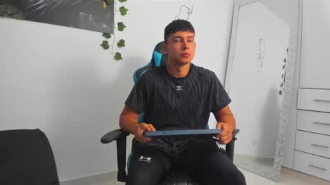 Snapshot of oliver_bray chatting on February 2025 11:56:02 PM Oliver bray online show from February 2025 11:56:02 PM